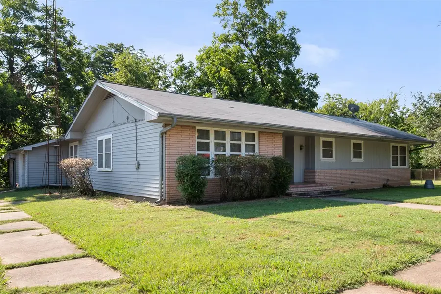 308 N 4th Street, Wortham, TX 76693 - #2