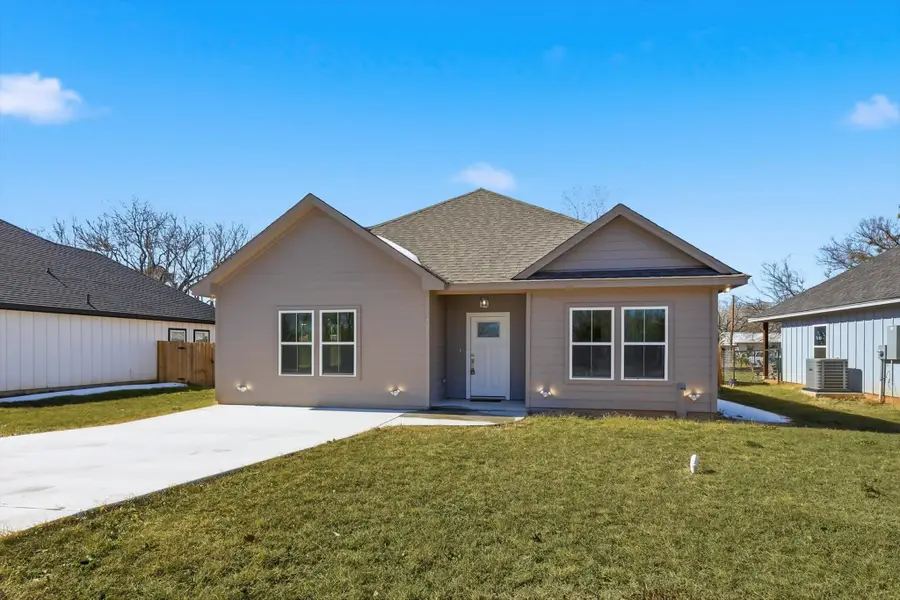 709 3rd Street, Bridgeport, TX 76426 - Image #2