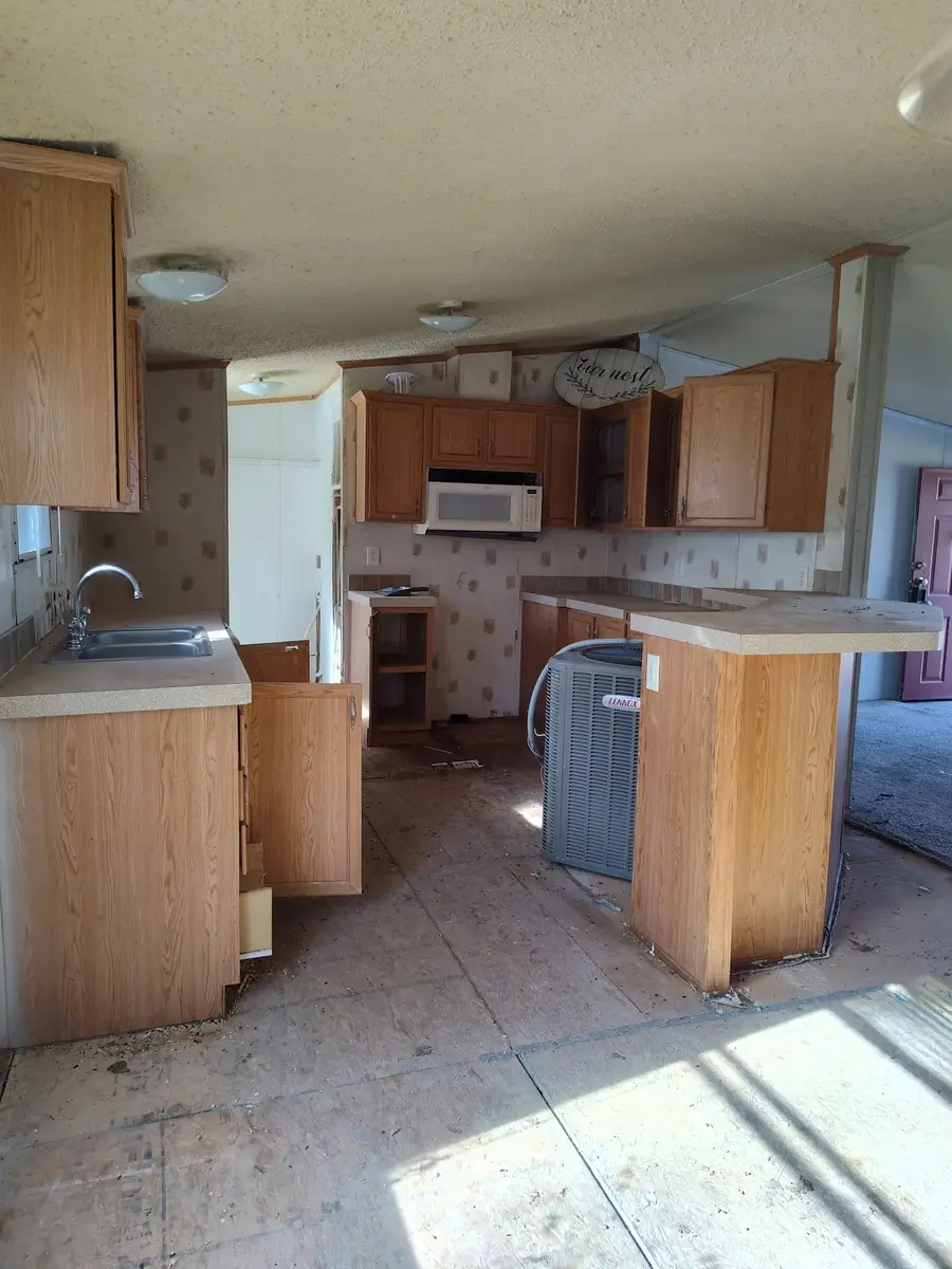 5445 Sun Meadow Circle, Granbury, TX 76049 - #3