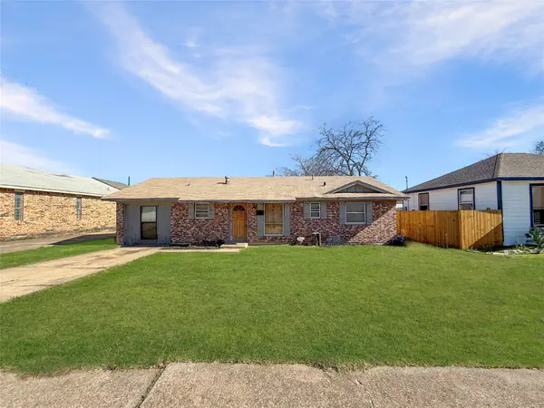 925 Manning Street, Grand Prairie, TX 75051