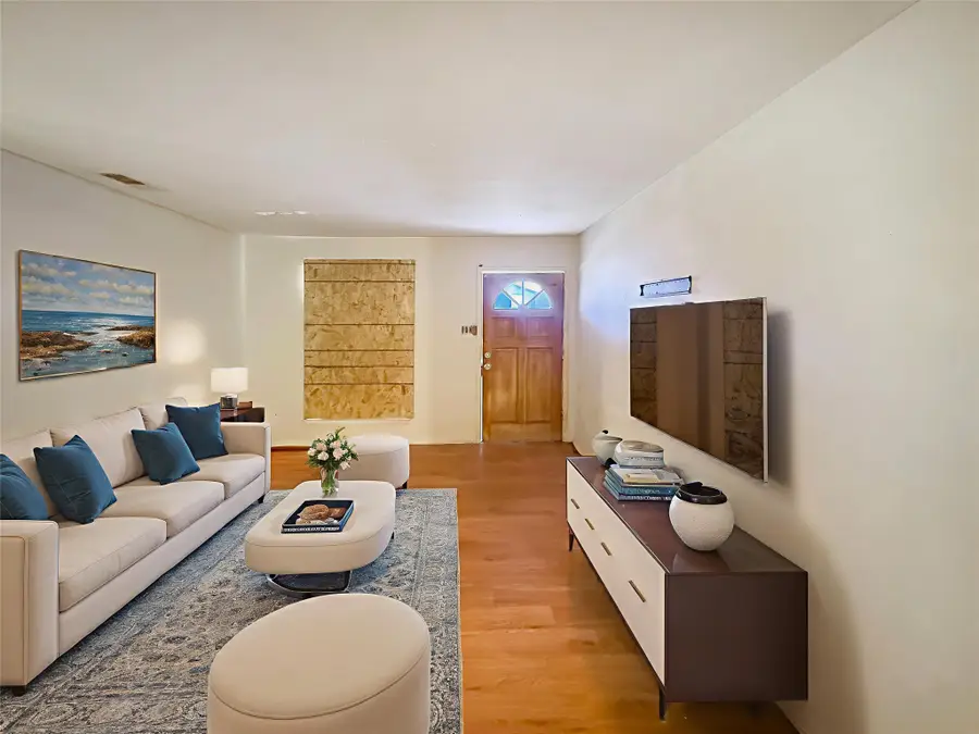 925 Manning Street, Grand Prairie, TX 75051 - Image #2