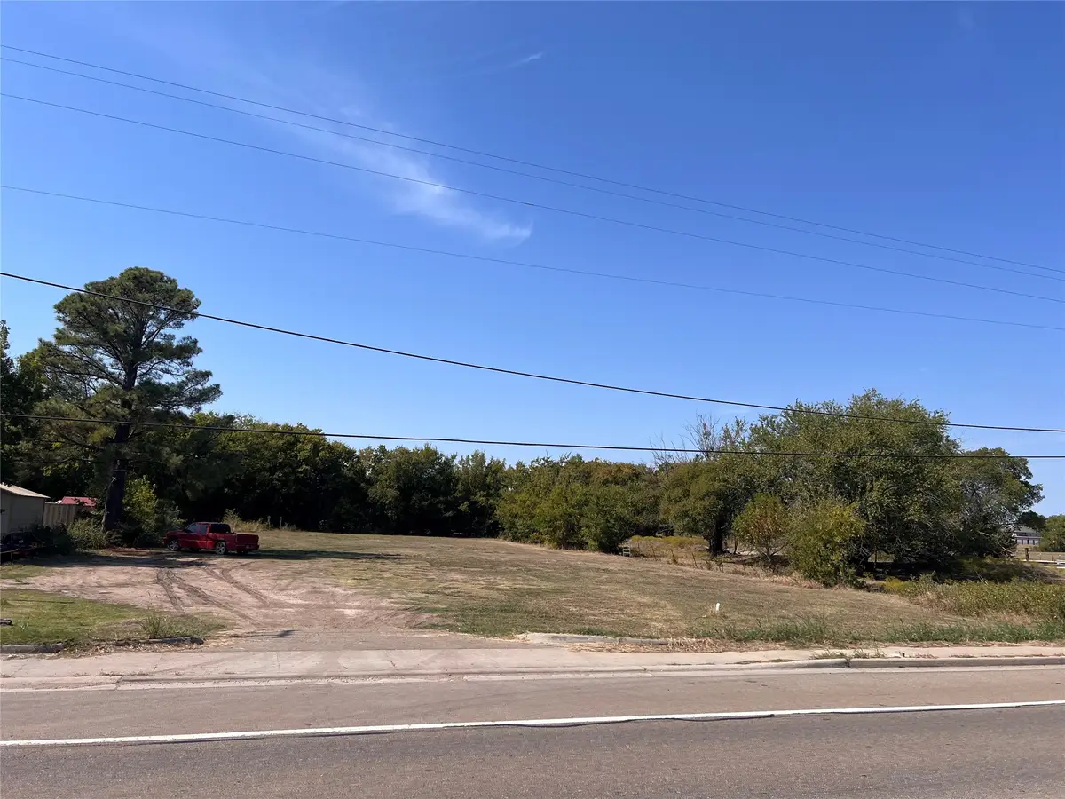 1523 N State Highway 121, Bonham, TX 75418 - #1