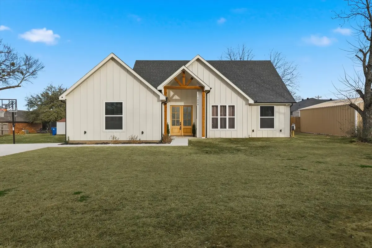 1404 17th Street, Bridgeport, TX 76426 - Image #1