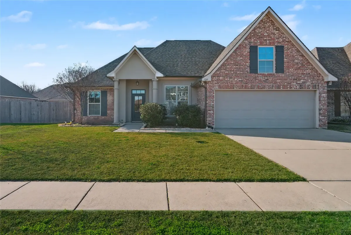 329 Camelback Drive, Bossier City, LA 71111 - Image #1