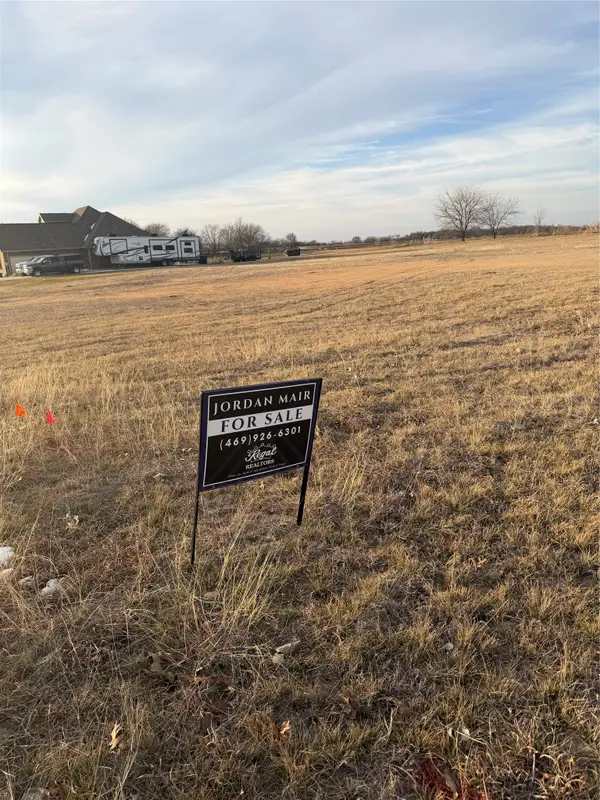 152 Whispering Winds Drive, Gunter, TX 75058