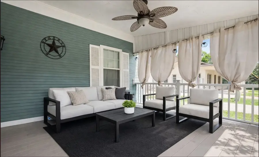 809 SW 5th Avenue, Mineral Wells, TX 76067 - #2