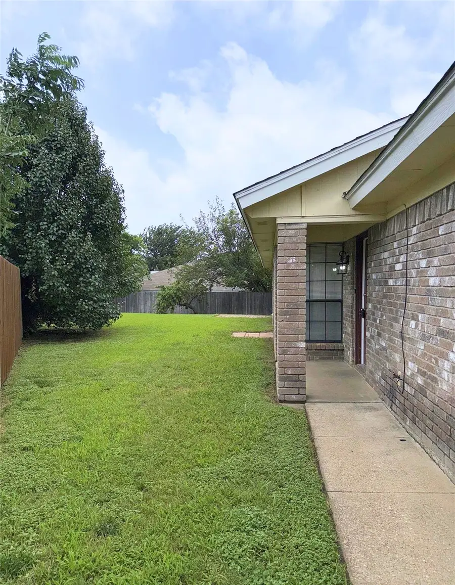 6720 Crestmont Court, Fort Worth, TX 76133 - #3