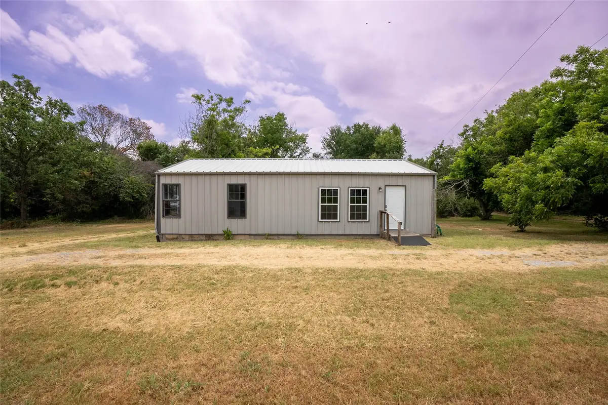 909 Fox Lane, Azle, TX 76020 - #1