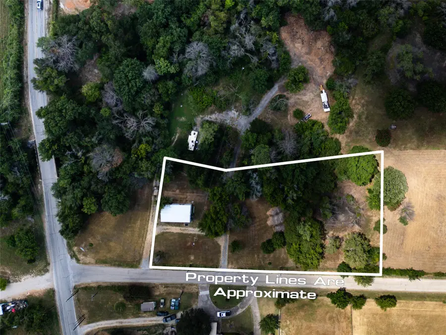 909 Fox Lane, Azle, TX 76020 - #3