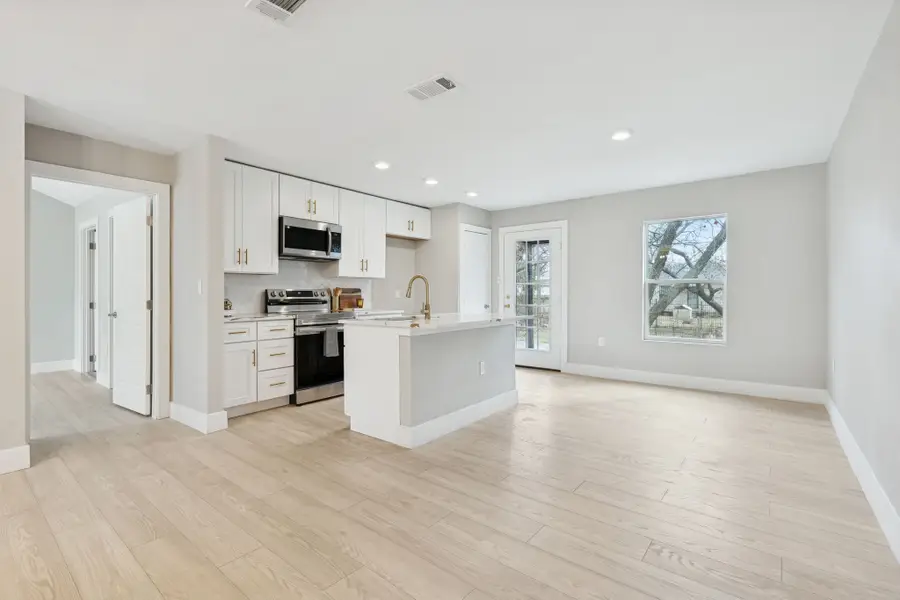 2148 Kathleen Avenue, Dallas, TX 75216 - Image #2