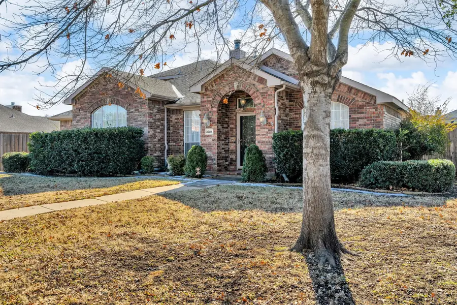 3204 Elmwood Drive, Mesquite, TX 75181 - Image #2