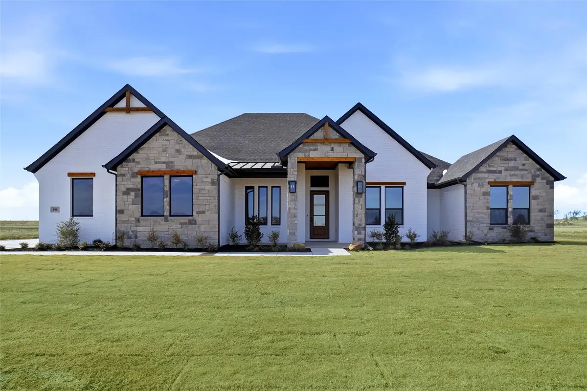 6961 Eagle Creek Drive, Godley, TX 76044 - Image #1