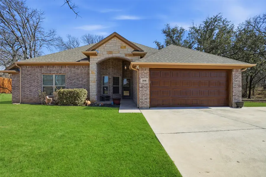306 Donna Circle, Granbury, TX 76049 - #2