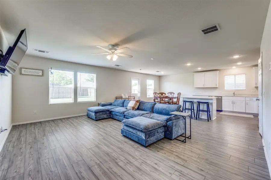 516 W Marshall Drive, Van Alstyne, TX 75495 - Image #2