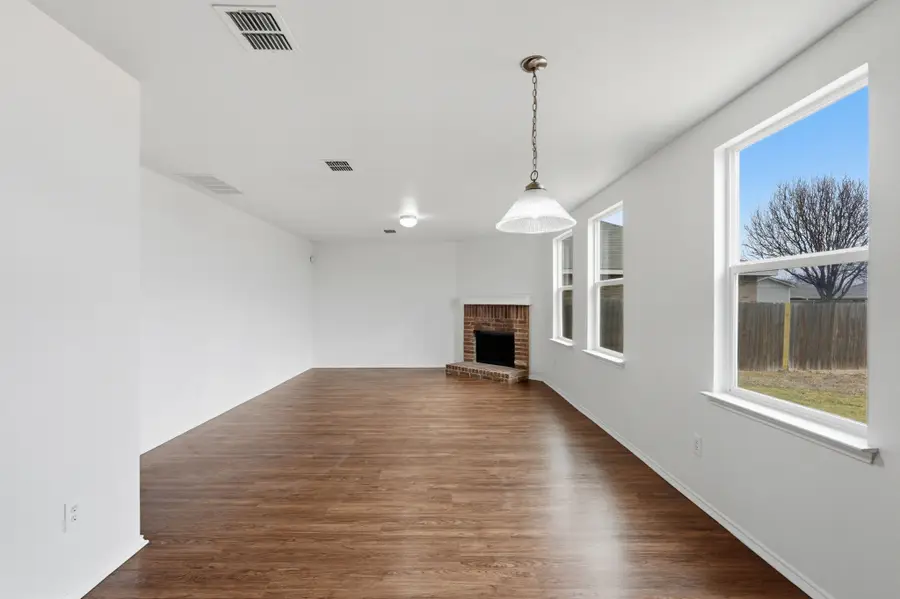 1333 Gayle Street, Burleson, TX 76028 - Image #3