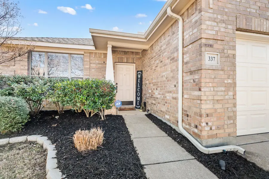 337 Turquoise Drive, Fort Worth, TX 76131 - Image #3
