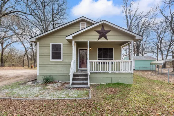 222 Meadow Lake Drive, Mabank, TX 75156