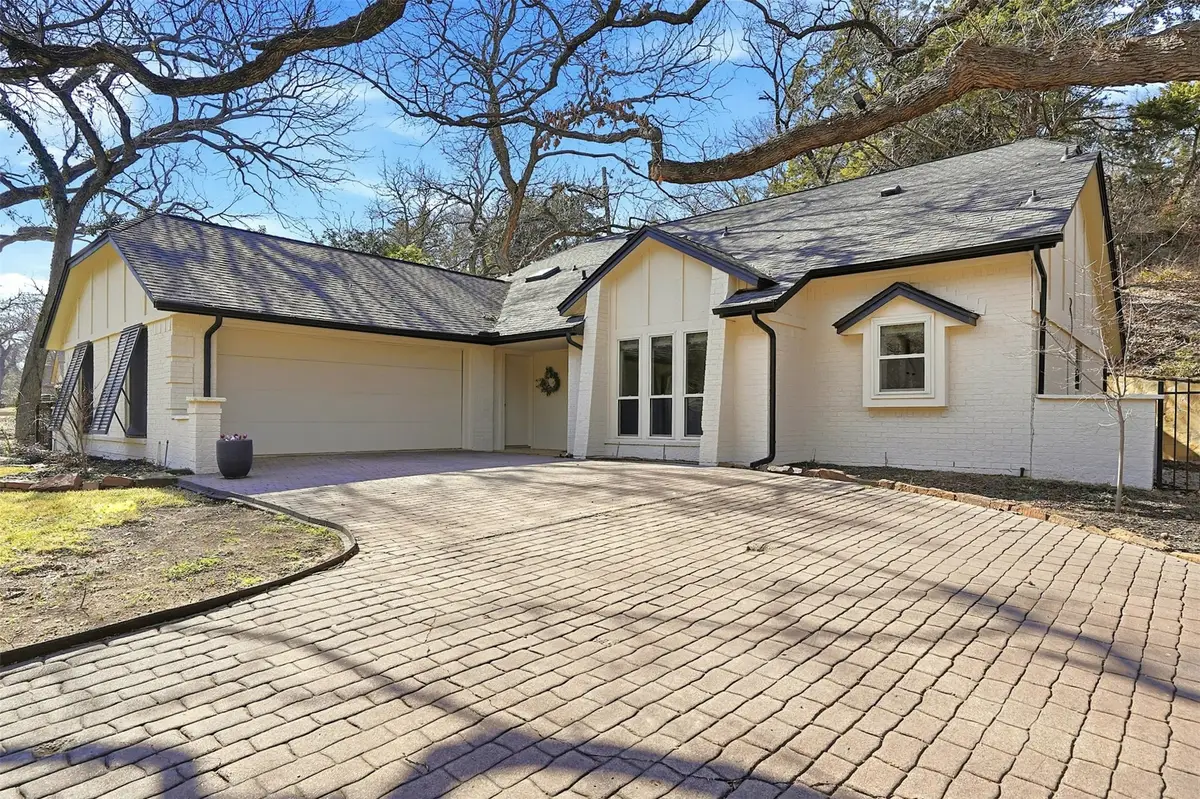 907 Sleepy Hollow Drive, Cedar Hill, TX 75104 - Image #1