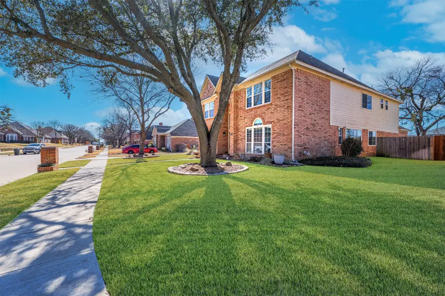 8525 Castle Creek Road, North Richland Hills, TX 76182 - #2