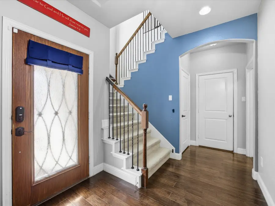 1056 Mesa Crest Drive, Fort Worth, TX 76052 - Image #2