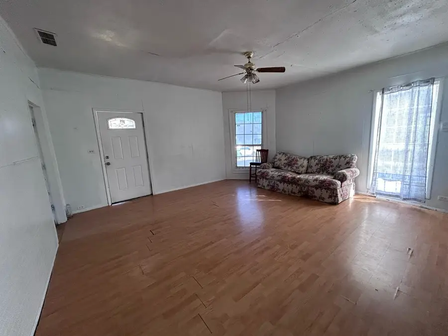 1032 S Montgomery Street, Sherman, TX 75090 - #3