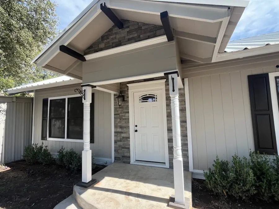 1010 Avenue K, Brownwood, TX 76801 - #3