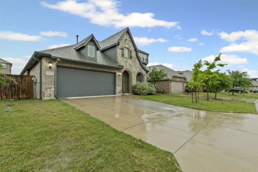1013 Stockton Drive, Godley, TX 76044 - Image #2