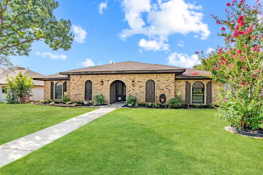 1946 Chesham Drive, Carrollton, TX 75007 - Image #2