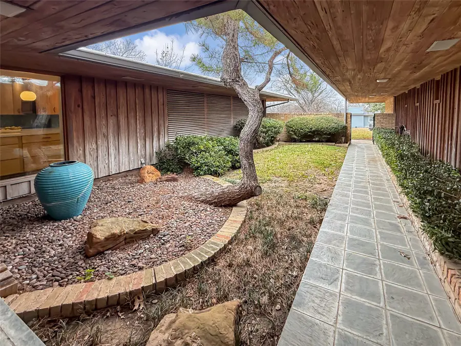 921 9th Street, Grand Prairie, TX 75050 - #3