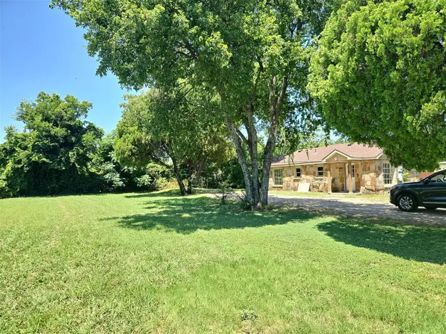 210 W Ave A, Garland, TX 75040 - Image #3