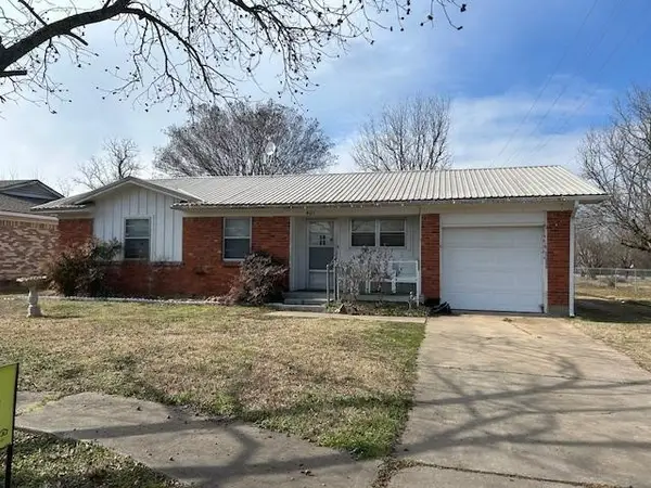 401 S Carter Street, Whitewright, TX 75491