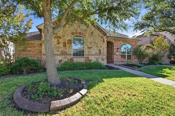 7114 Waterbury Drive, Rowlett, TX 75089