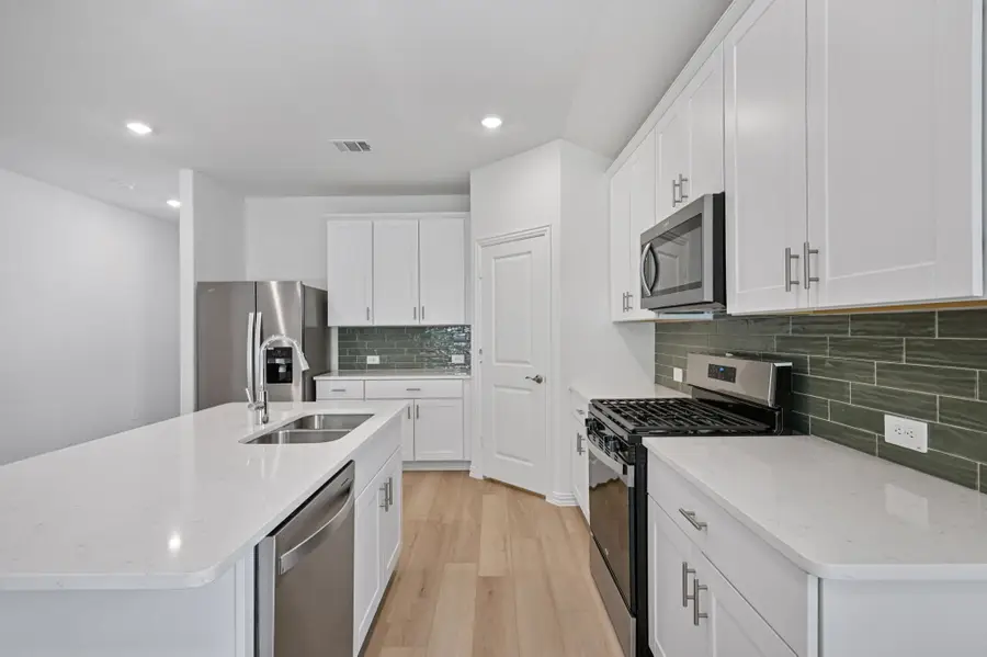 813 London Town Lane, Princeton, TX 75071 - Image #2