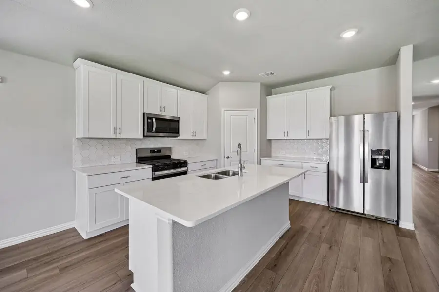 808 London Town Lane, Princeton, TX 75071 - Image #2