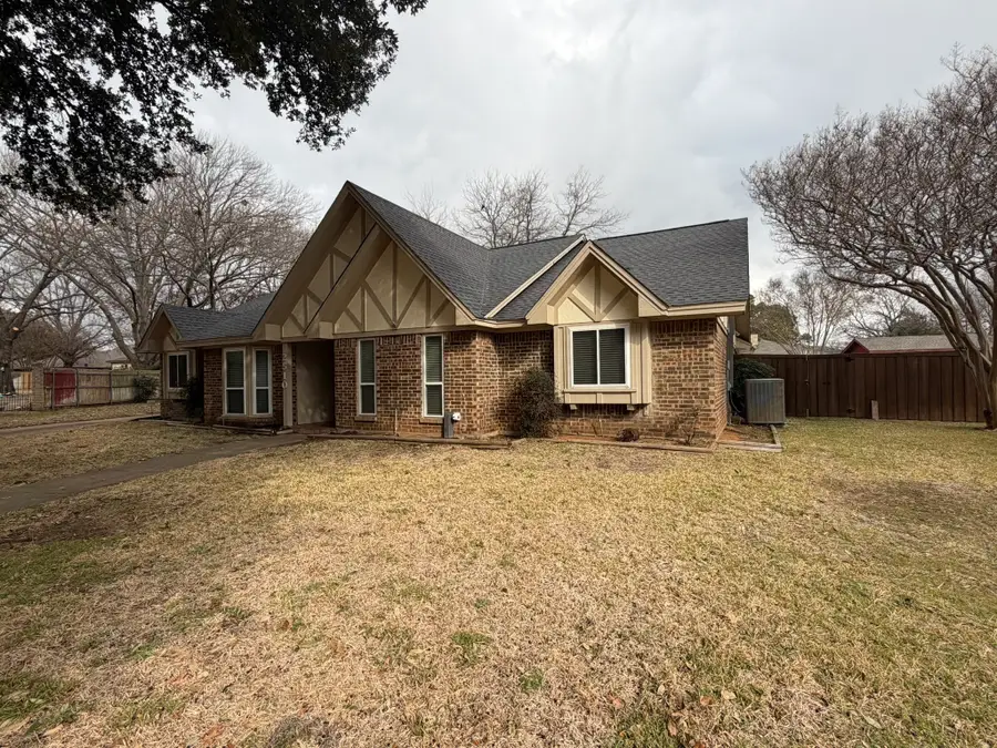 2510 Ashbury Court, Grand Prairie, TX 75050 - Image #3