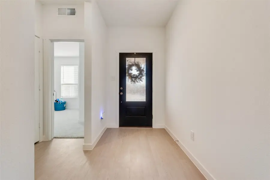 343 Sedalia Trail, Justin, TX 76247 - Image #3