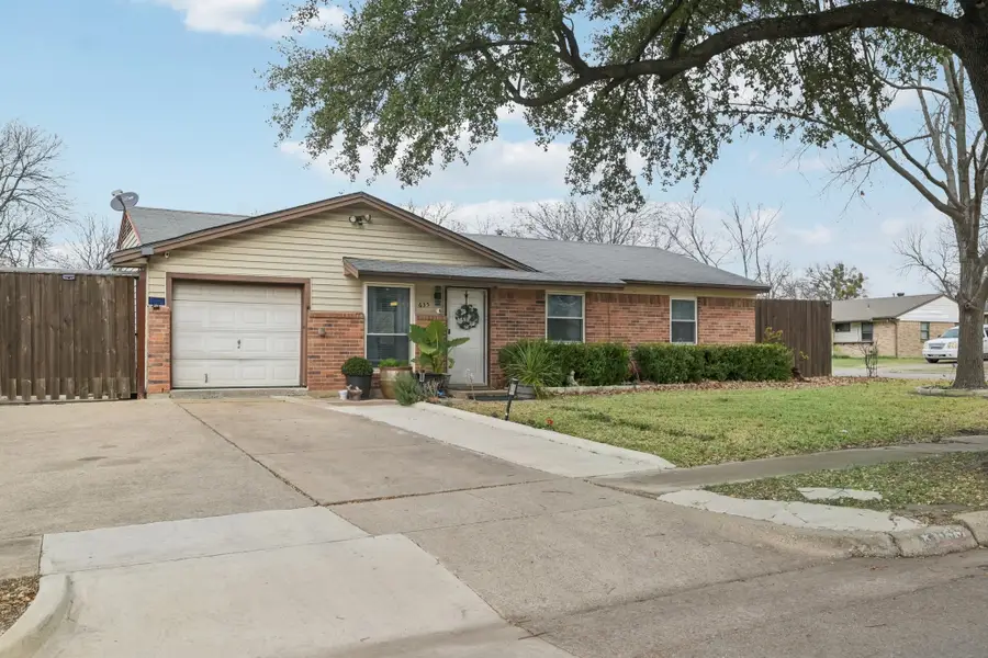 635 E Fairmeadows Drive, Duncanville, TX 75116 - Image #2