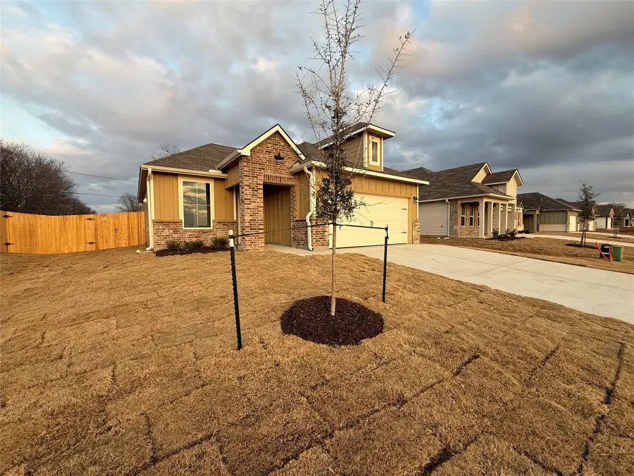 117 Adaline Bend, McGregor, TX 76657 - Image #2