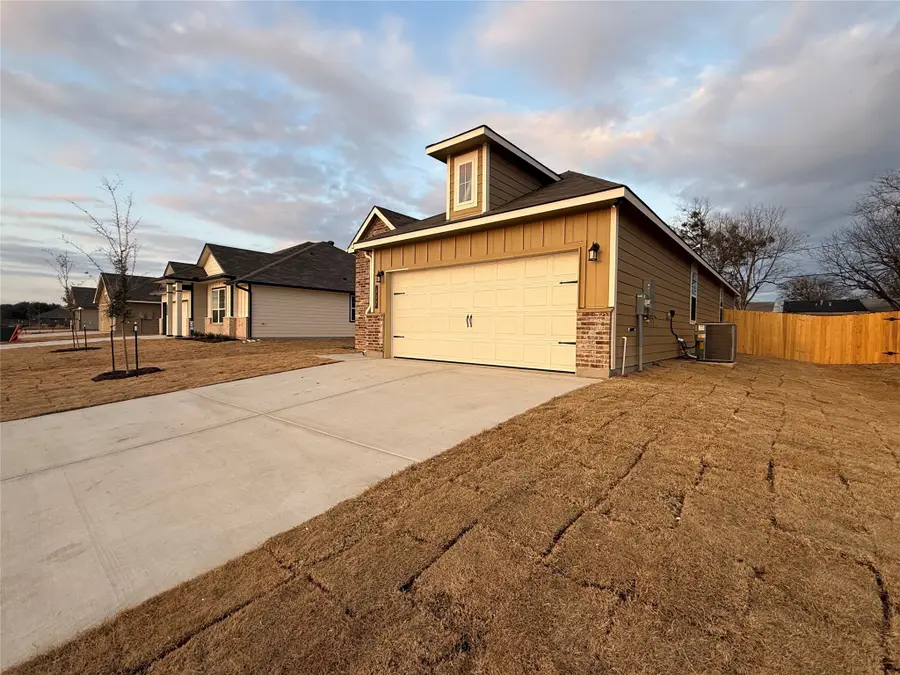 117 Adaline Bend, McGregor, TX 76657 - Image #3