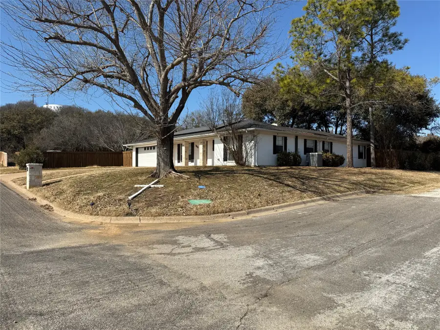 2817 11th Street, Mineral Wells, TX 76067 - #2