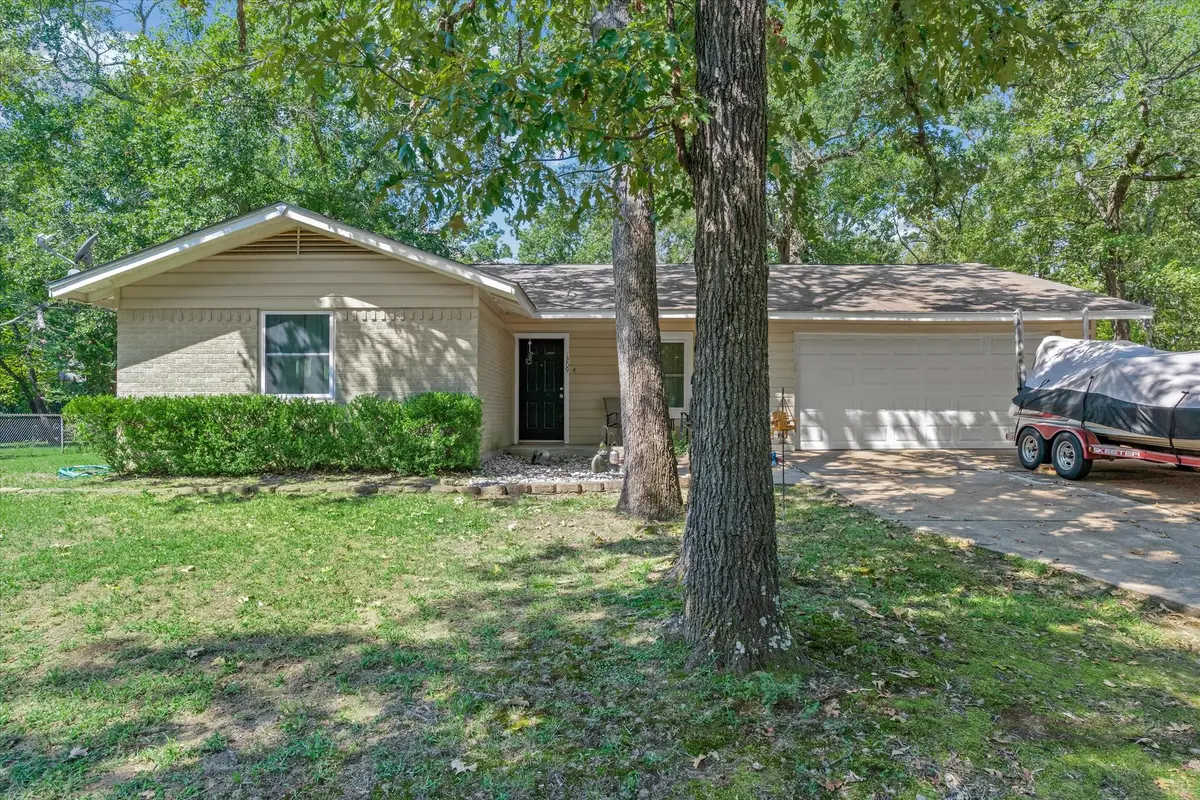 1209 Lakeside Drive, Grand Saline, TX 75140 - #1