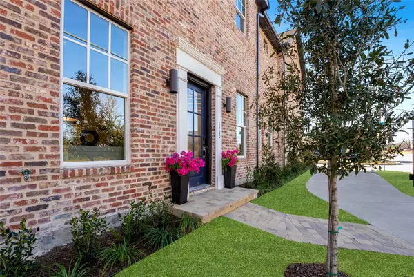 1432 N Avenue, Plano, TX 75074