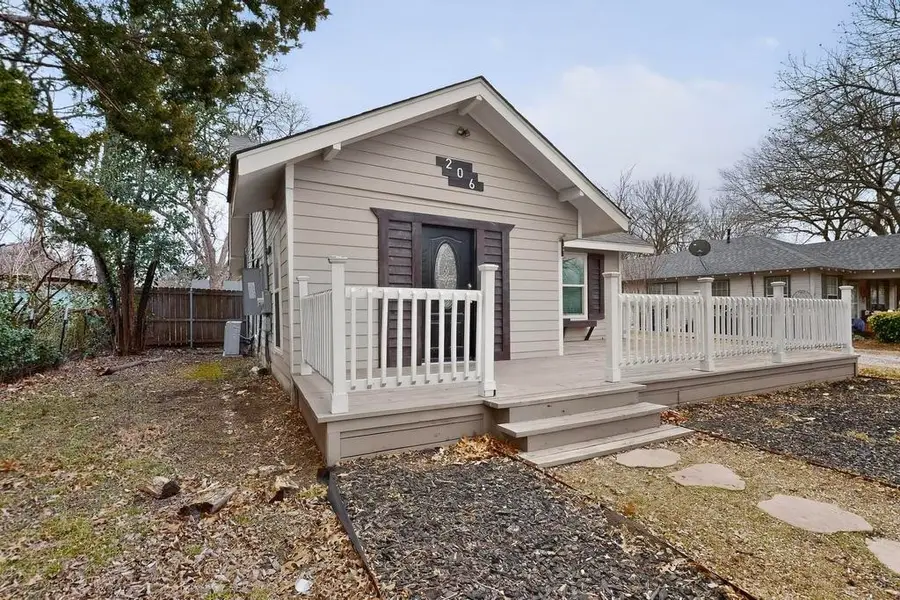206 Farley Street, Waxahachie, TX 75165 - Image #2