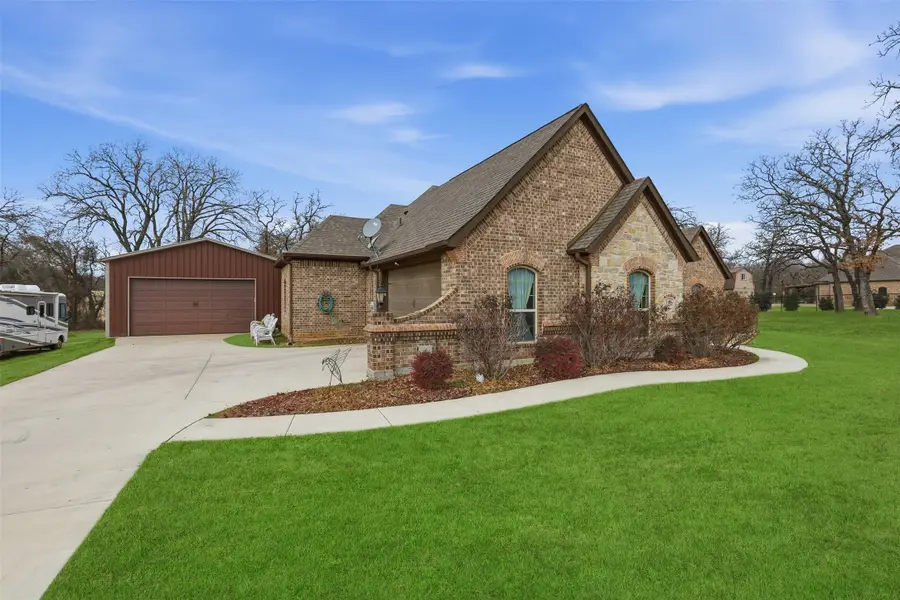 140 Flying Diamond Drive, Springtown, TX 76082 - Image #3