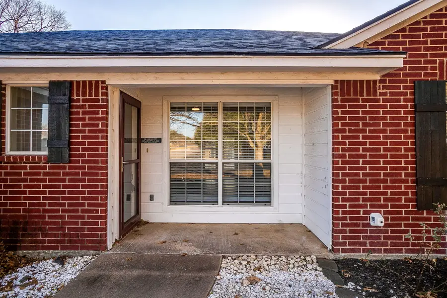 1312 Bradley Court, Cleburne, TX 76033 - Image #3