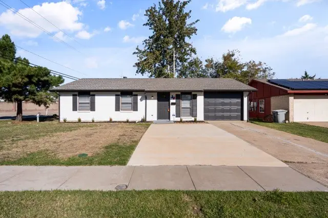 802 Las Palmas Drive, Grand Prairie, TX 75052 - Image #1