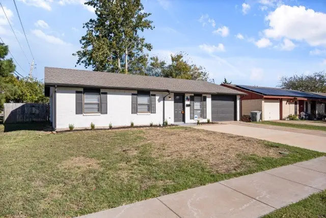 802 Las Palmas Drive, Grand Prairie, TX 75052 - Image #2