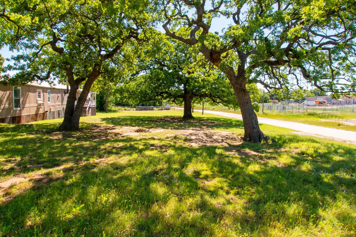 610 W Oak Street, Nocona, TX 76255 - #1