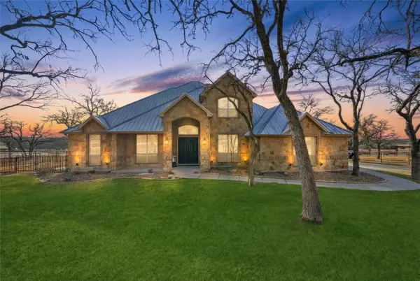 137 Silver Saddle Circle, Weatherford, TX 76087