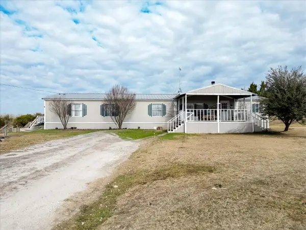 5206 Buttercup Court, Granbury, TX 76049